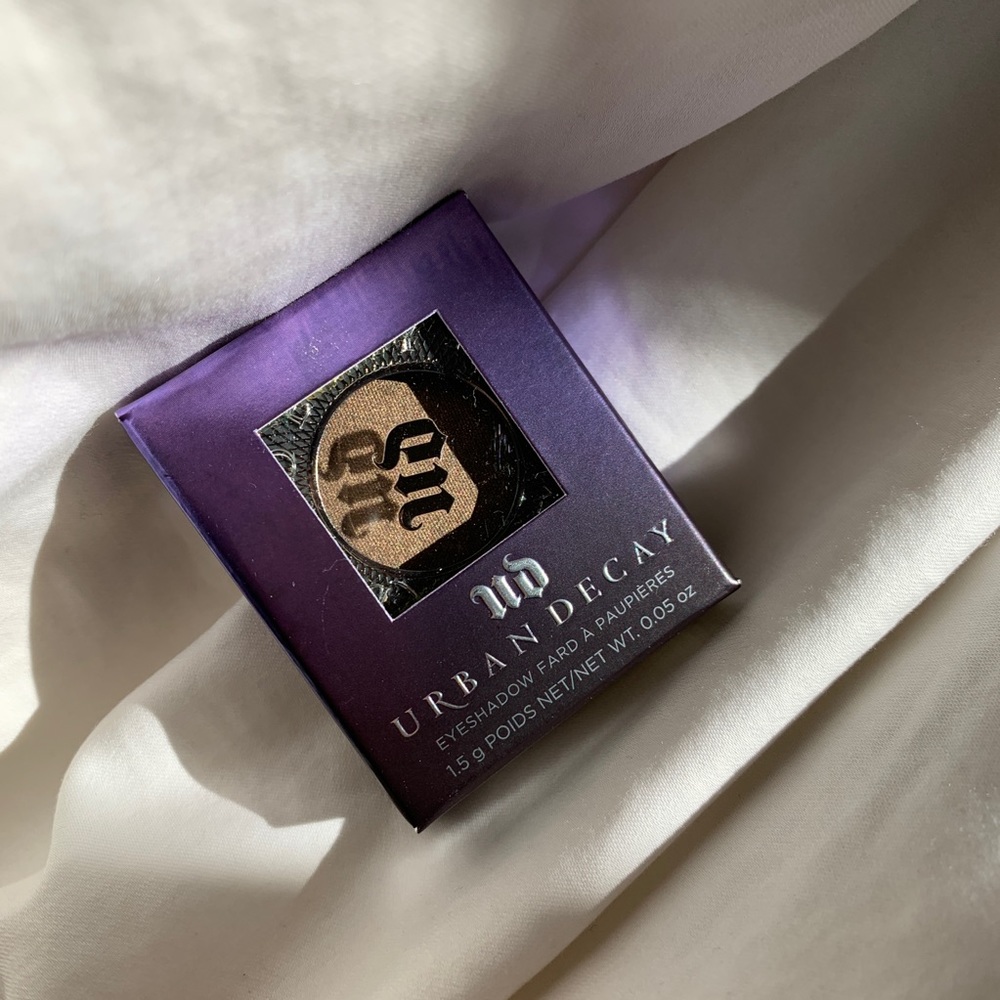 NIB Urban Decay Eyeshadow in Darkhorse